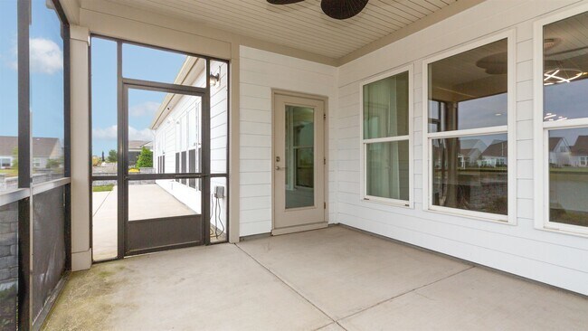 Building Photo - 7129 Spoleto Dr