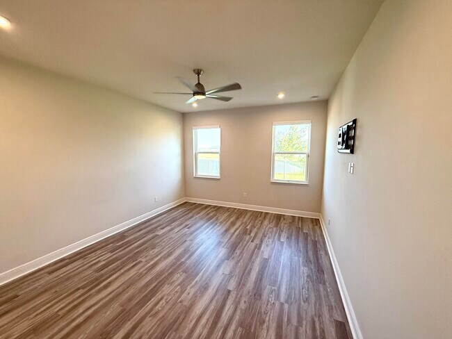 Building Photo - 10819 Pacini Wy