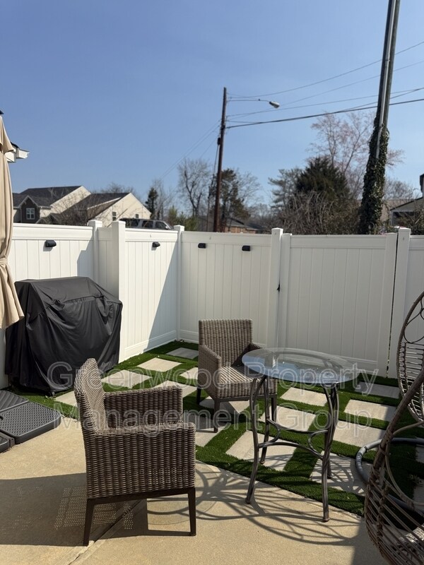 Building Photo - 111 Crepe Myrtle Ln