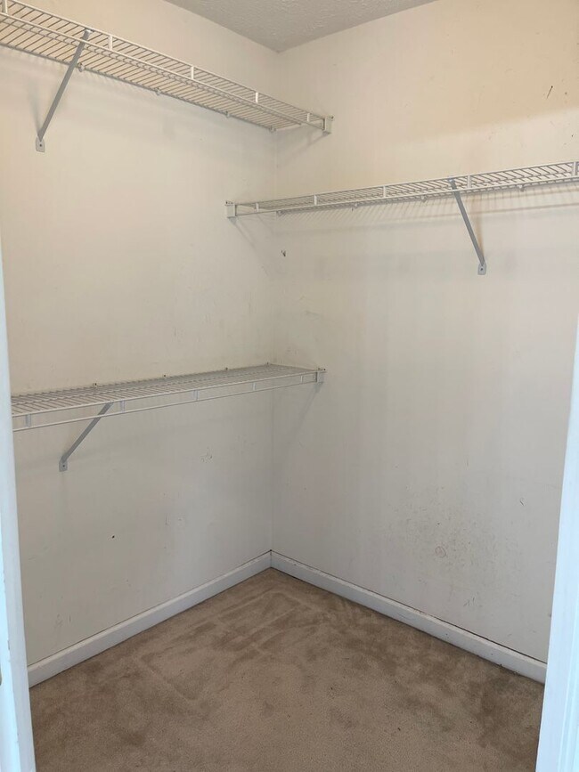 Building Photo - Ranch on full basement