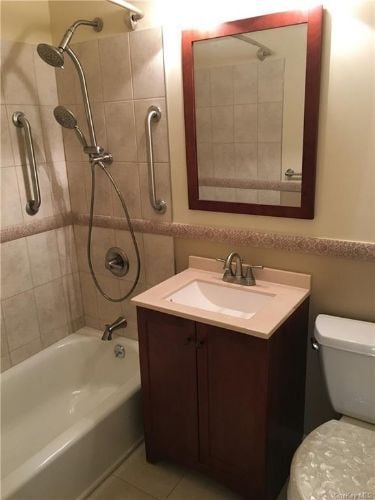 Building Photo - 2 Granada Crescent