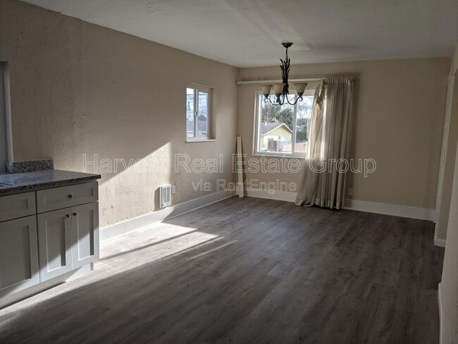 Building Photo - 9112 D St