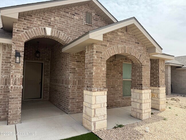Building Photo - 2137 Kirksey Ave
