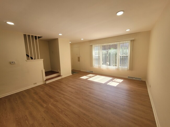 Building Photo - 8950 Skokie Blvd