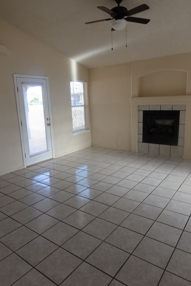 Building Photo - 3704 Leticia St