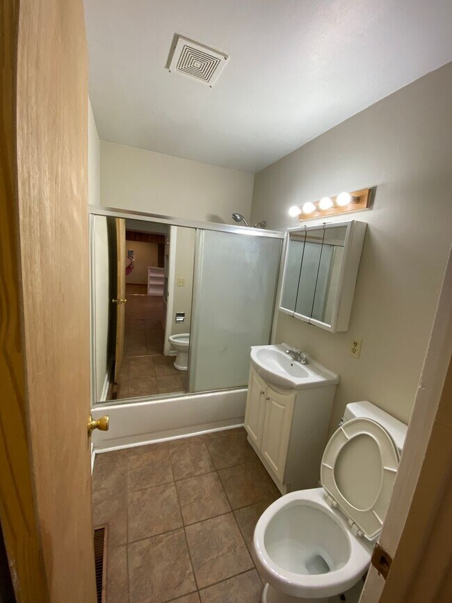 Building Photo - 705 E Montgomery St