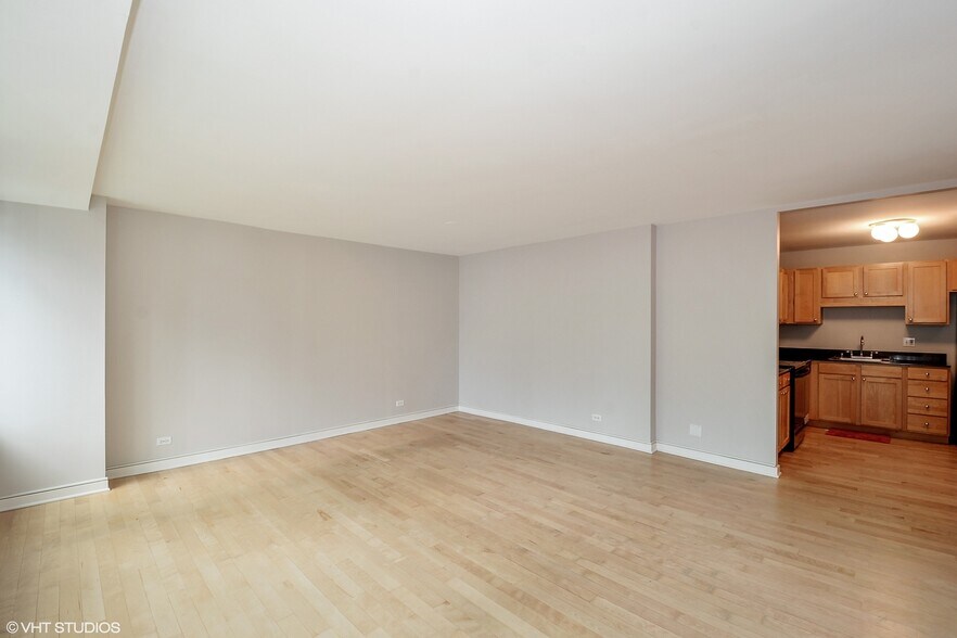 Building Photo - 211 E Ohio St