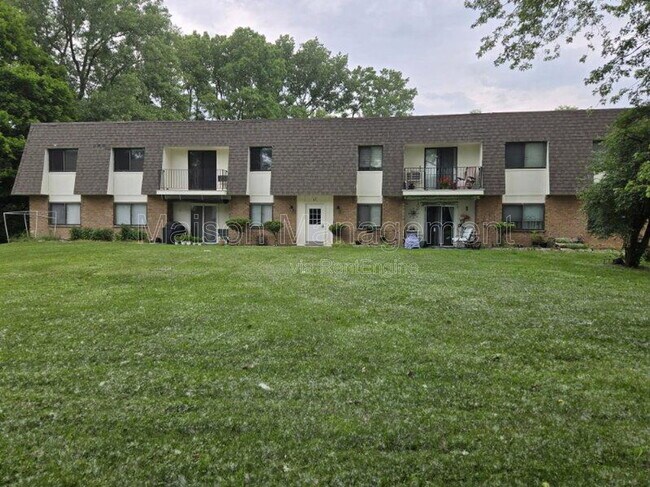 Building Photo - 17 Stenwick Dr