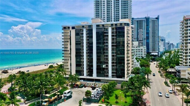 Building Photo - 6423 Collins Ave