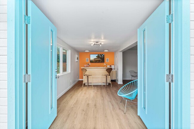 Building Photo - 117 Aliso Dr