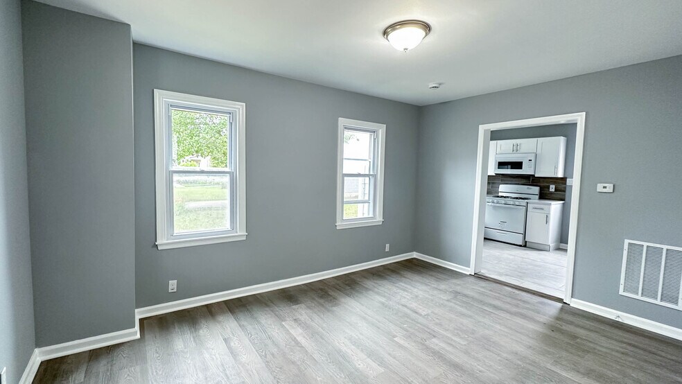 Building Photo - 338 Broad St