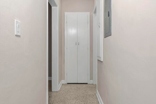 Building Photo - 17 Ocean Breeze