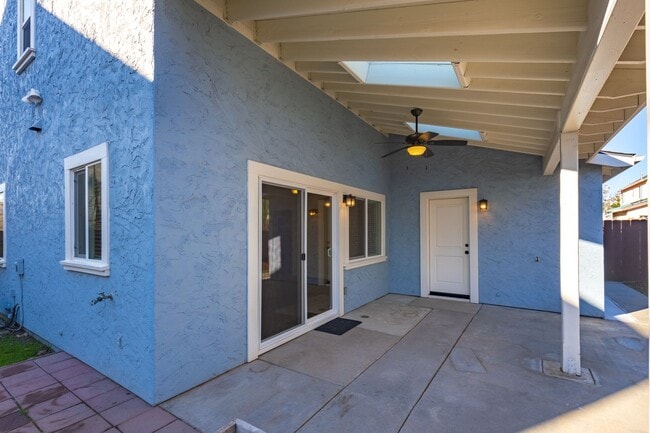 Building Photo - Lovely light and bright 3 bedroom 2.5 bathroom home Doe MIll Neighborhood, Cul-de-Sac Location