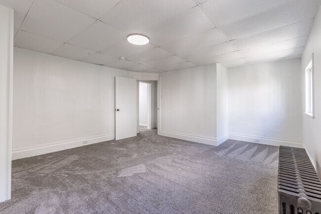 Building Photo - 626 Excelsior St