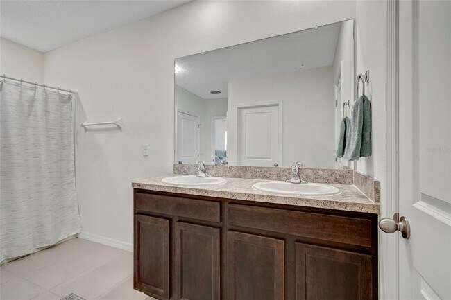 Building Photo - 17053 Oval Rum Dr
