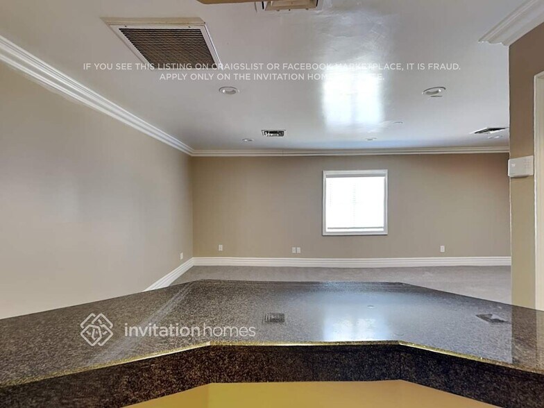 Building Photo - 9305 E Adobe Rd