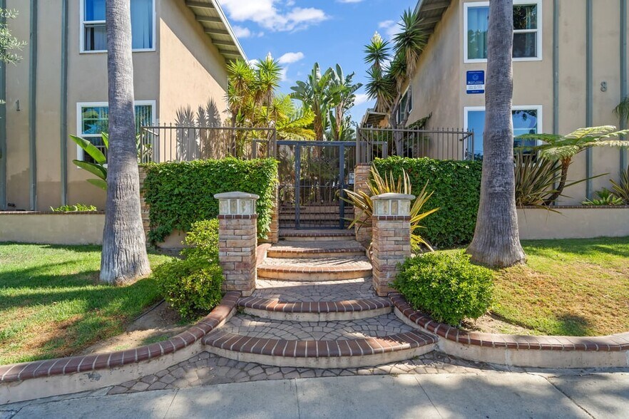 Primary Photo - 839-845 Glenway Drive