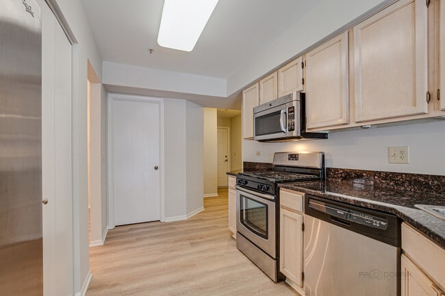 Building Photo - 1291 Orleans Dr