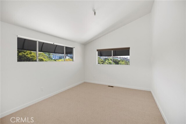 Building Photo - 504 Avenida La Costa