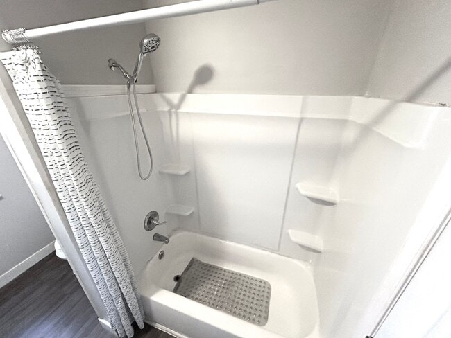 Building Photo - 110 E Gray St