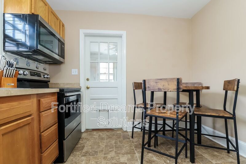 Building Photo - 3021 Sourwood Rd