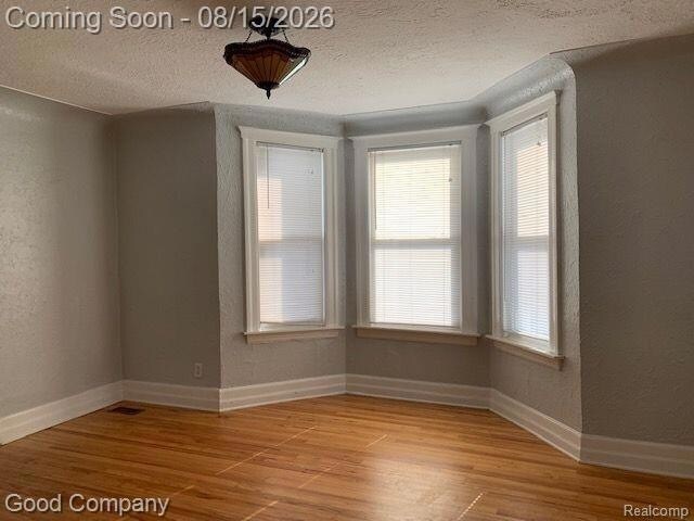 Building Photo - 525 E Fifth St