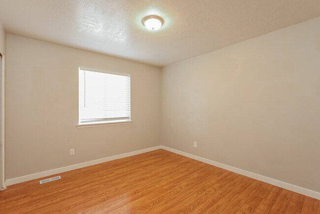 Building Photo - 8558 Maul Oak Dr