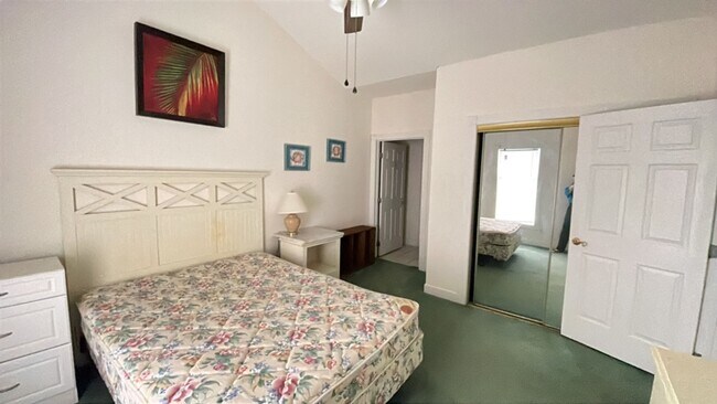 Building Photo - 1 Bedroom Furnished Condo in Myrtlewood