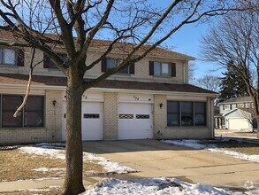 Building Photo - 524 E Circle Hill Dr