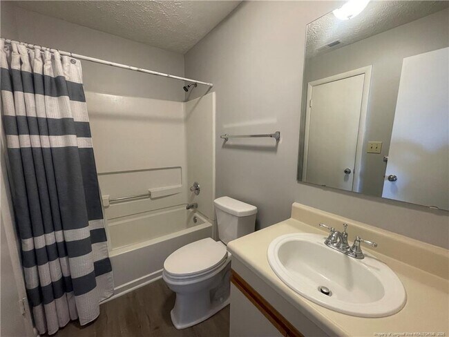 Building Photo - 663 Bartons Landing Pl