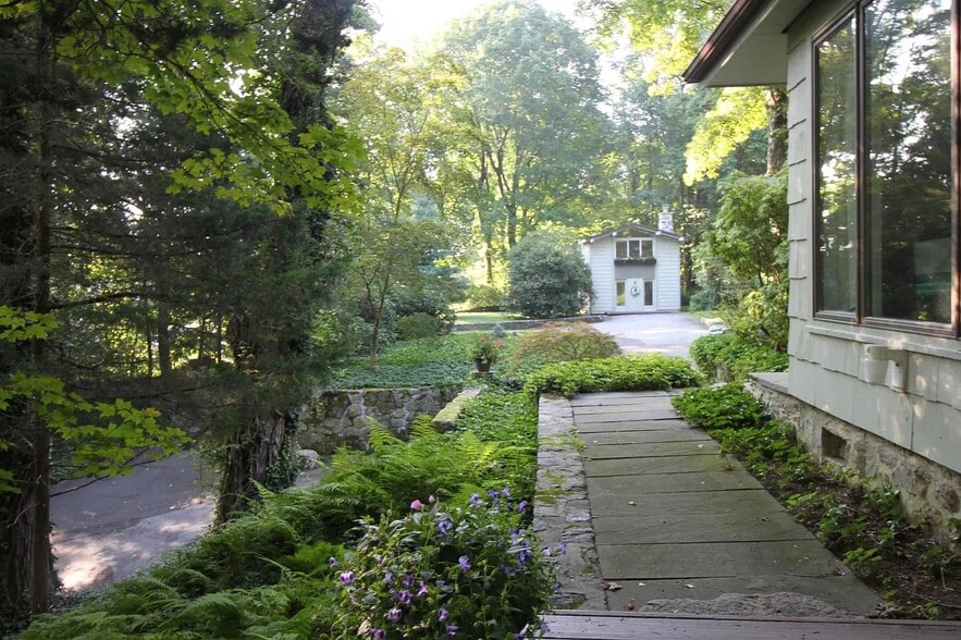 Building Photo - 301 Mill Rd