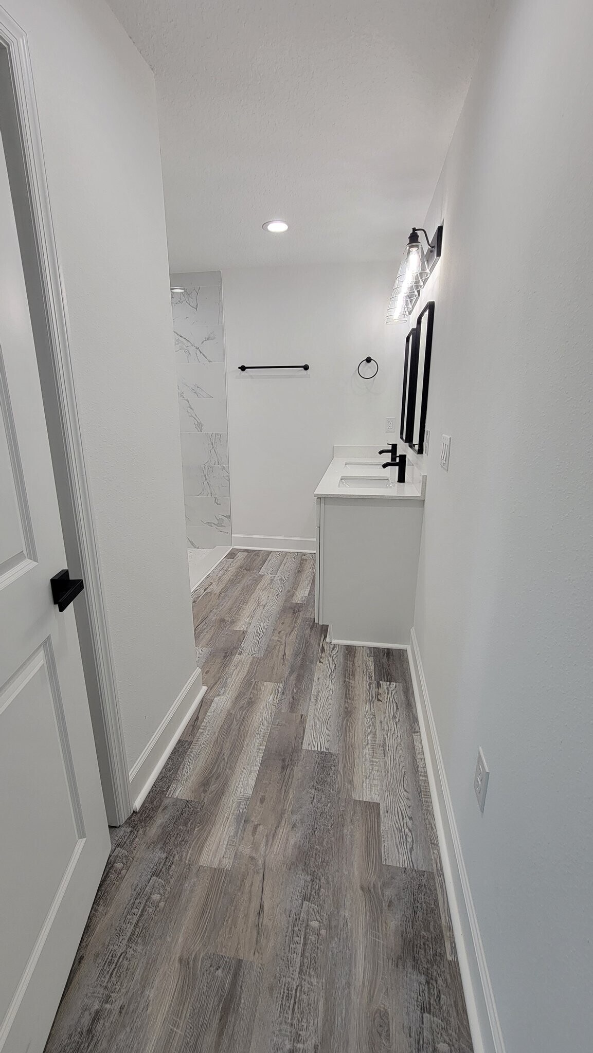 Building Photo - 20422 Dial Ave