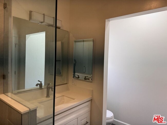 Building Photo - 1325 S Rimpau Blvd