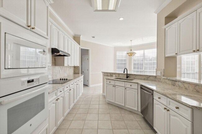 Building Photo - 7609 Marchman Way