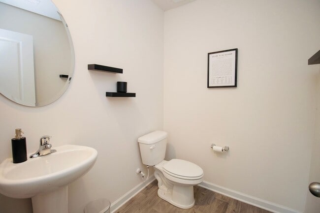 Building Photo - Spacious 4 Bedroom, 2.5 Bath Home in Bowden Village - Just Reduced! Don't miss it!