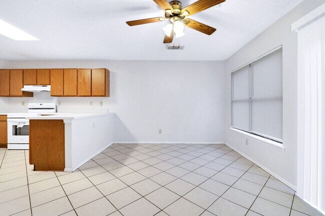 Building Photo - Stunning 3 Bedroom - 2.5 Bath Home for Rent!