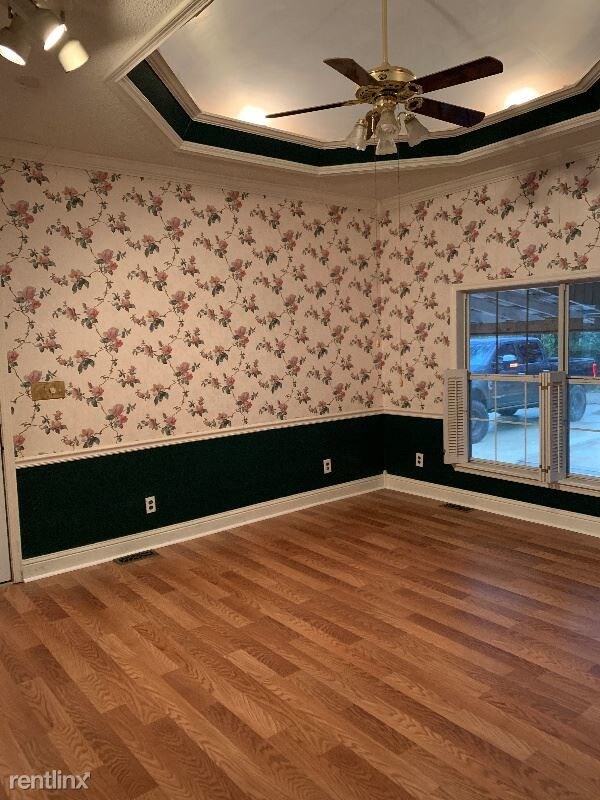 Building Photo - 18819 Greenwell Springs Rd