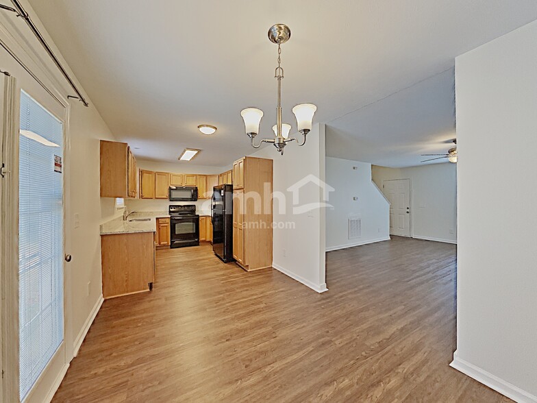 Building Photo - 4864 Ark Ln