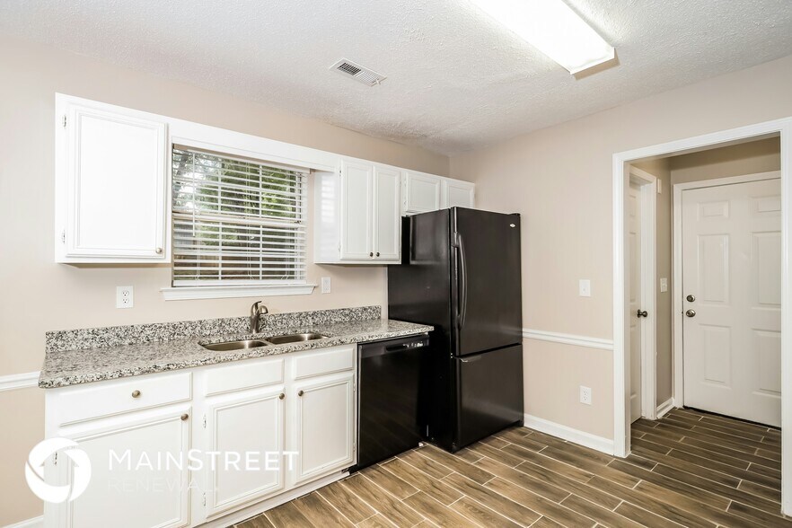 Building Photo - 510 Rosehill Dr