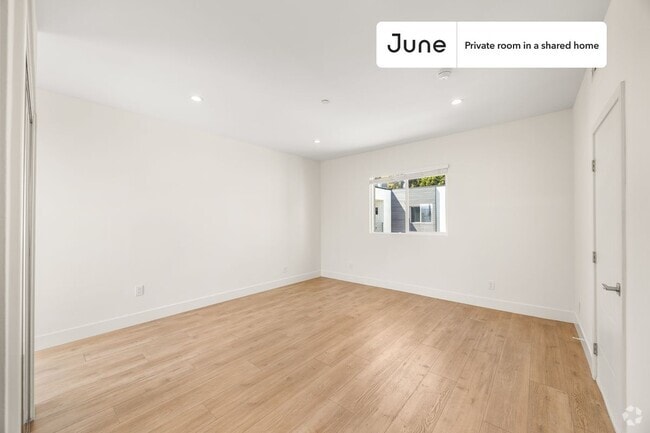 Building Photo - 5637 Riverton Ave