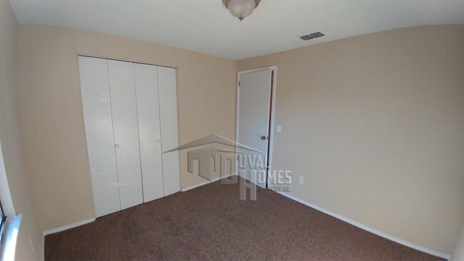 Building Photo - 2620 Kenwood Dr W