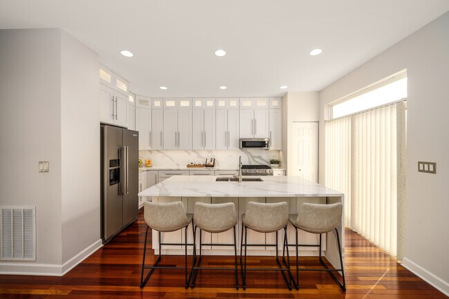 Building Photo - 2930 Glacier Way