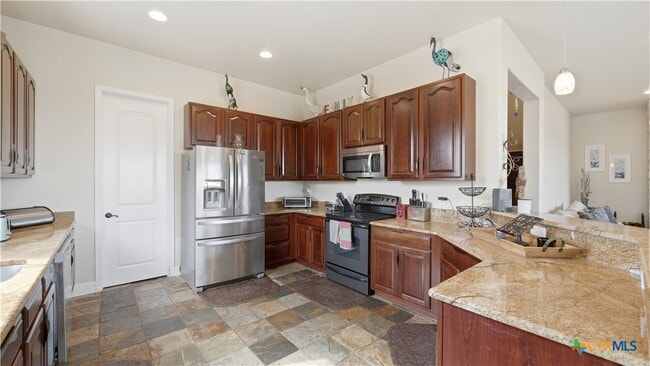 Building Photo - 628 Country Ln Dr