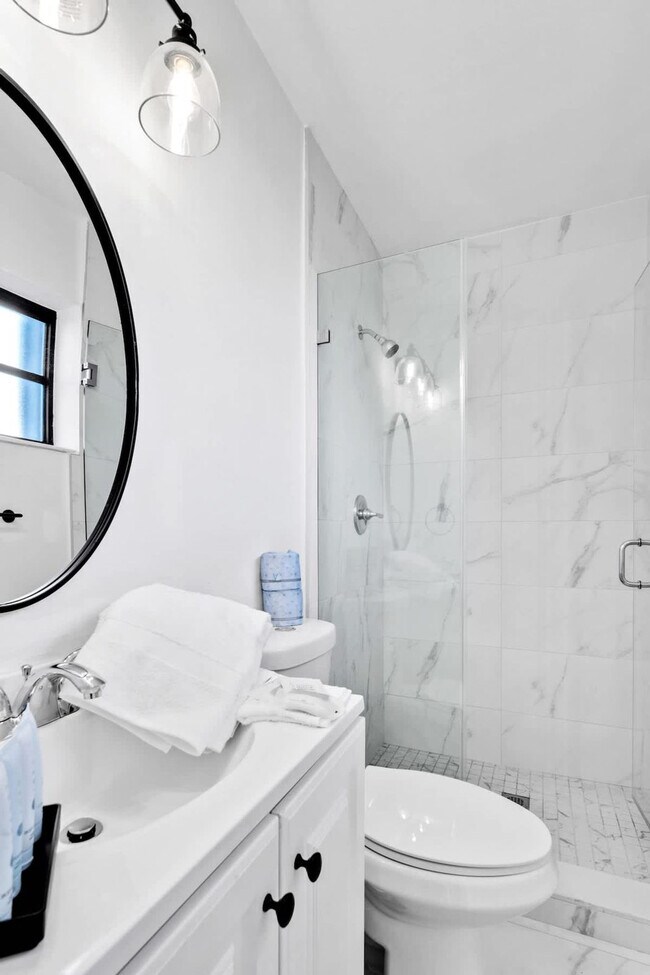 Building Photo - 6540 Park St