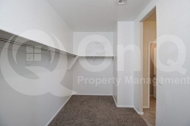Building Photo - 2455 E Alida Dr