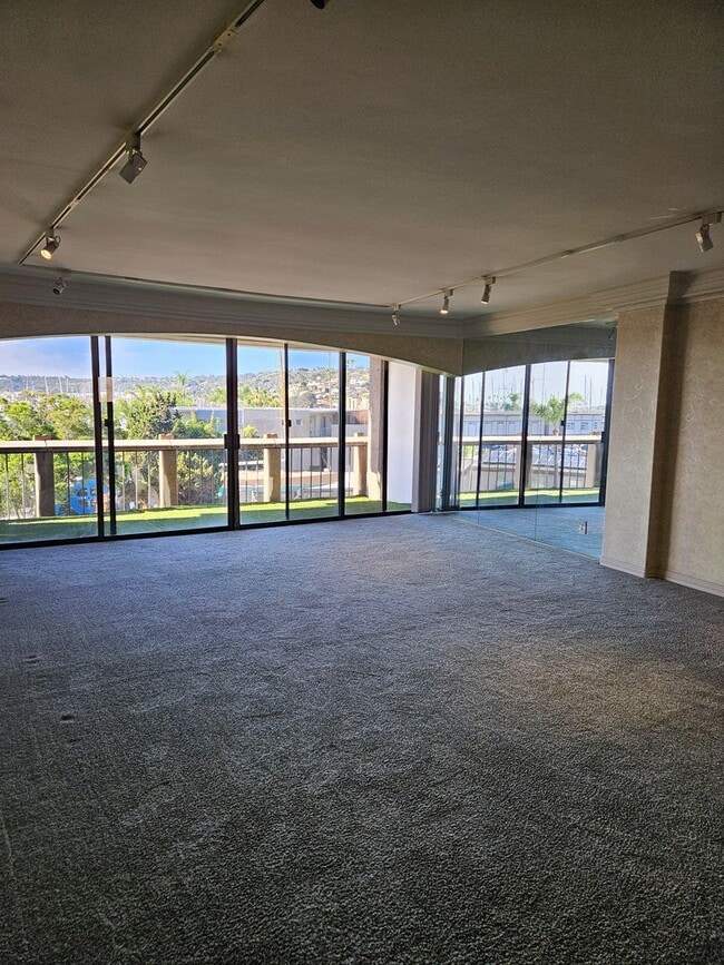 Building Photo - Live at Le Rondelet - Two Bedrooms and Views!