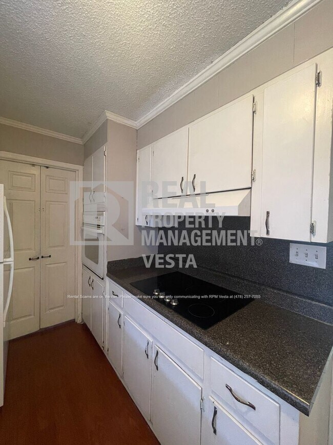 Building Photo - 2258 Silver Pines Ct