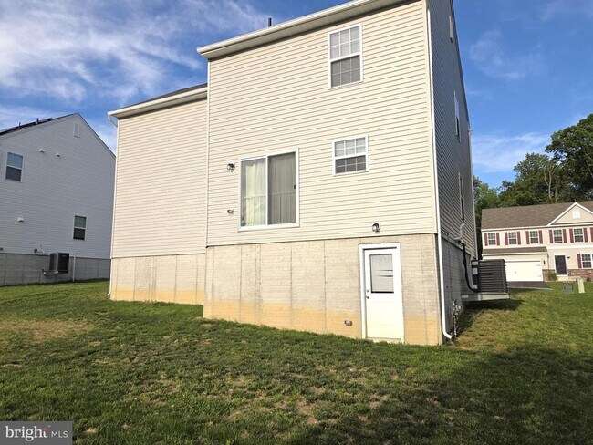Building Photo - 57 Madison Paige Dr