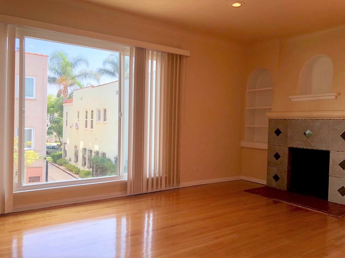 Building Photo - 1329 S Cloverdale Ave