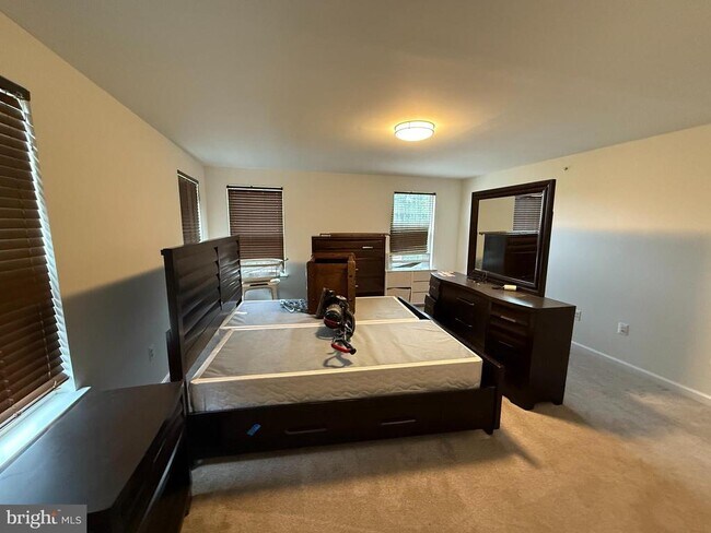 Building Photo - 14752 Malloy Ct